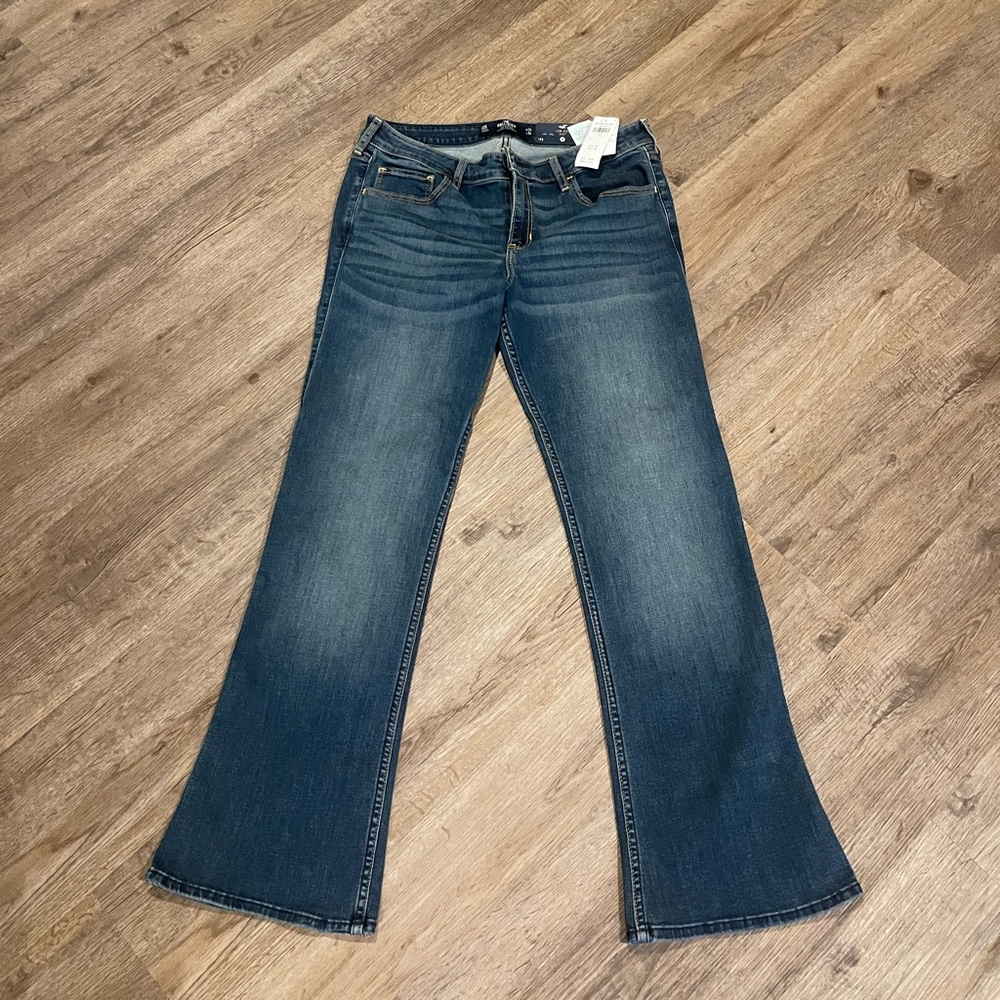 Low rise boot cut jeans from Hollister. Never worn. NWT. Size 13